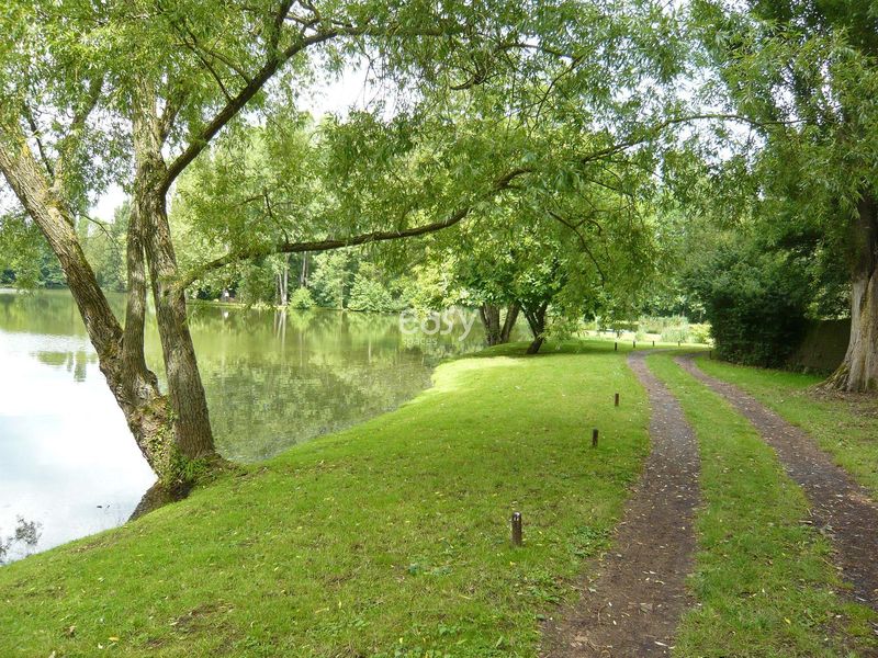 Rental of a unique and atypical place featuring a private park and pond in Paris